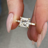 Velaré Engagement Ring 2.40 Carat Yellow Gold