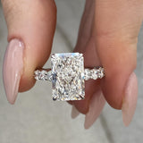 Leontine Engagement Ring 6.70 Carat White Gold