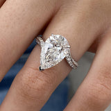 Amalina Engagement Ring 4.60 carat, 18K gold